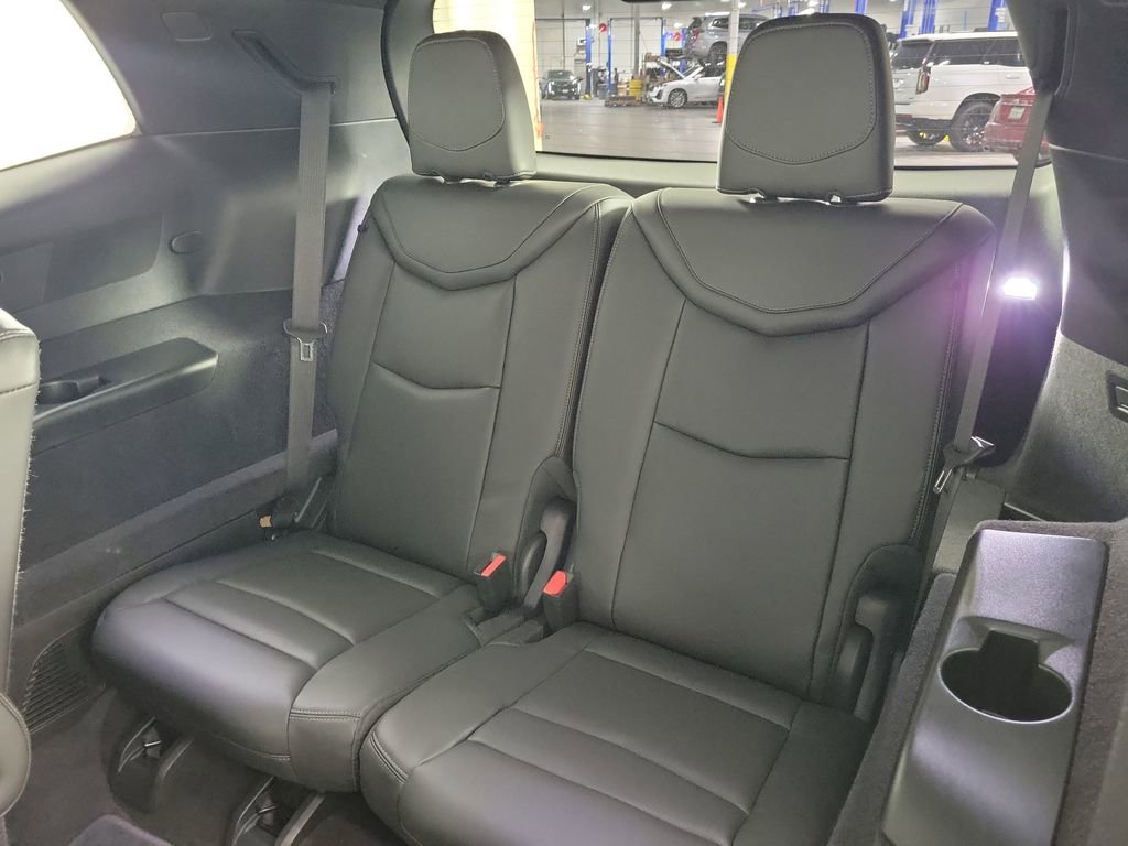 Used 2025 Cadillac XT6 Premium Luxury w/ Technology Package image 11