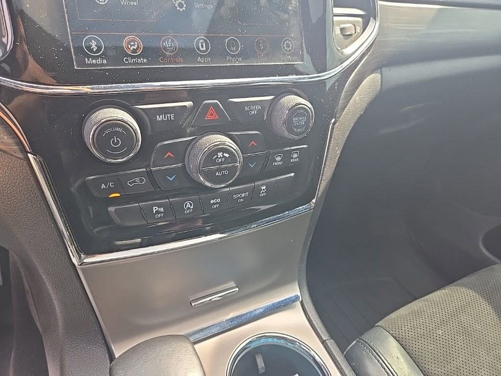 Used 2021 Jeep Grand Cherokee Laredo X AWD/4WD image 20