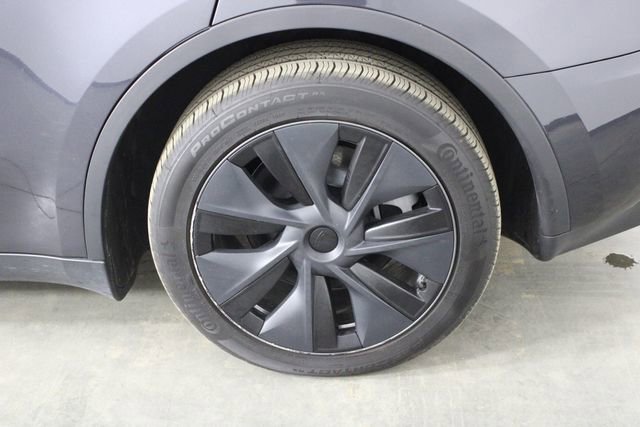 Used 2024 Tesla Model Y Long Range image 45