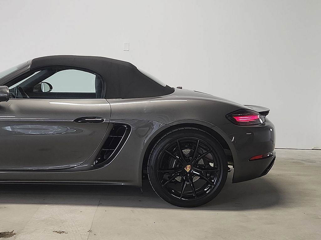 Certified 2025 Porsche 718 Boxster RWD image 7