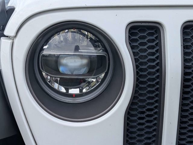 Used 2022 Jeep Wrangler Unlimited Rubicon w/ LED Lighting Group AWD/4WD image 8