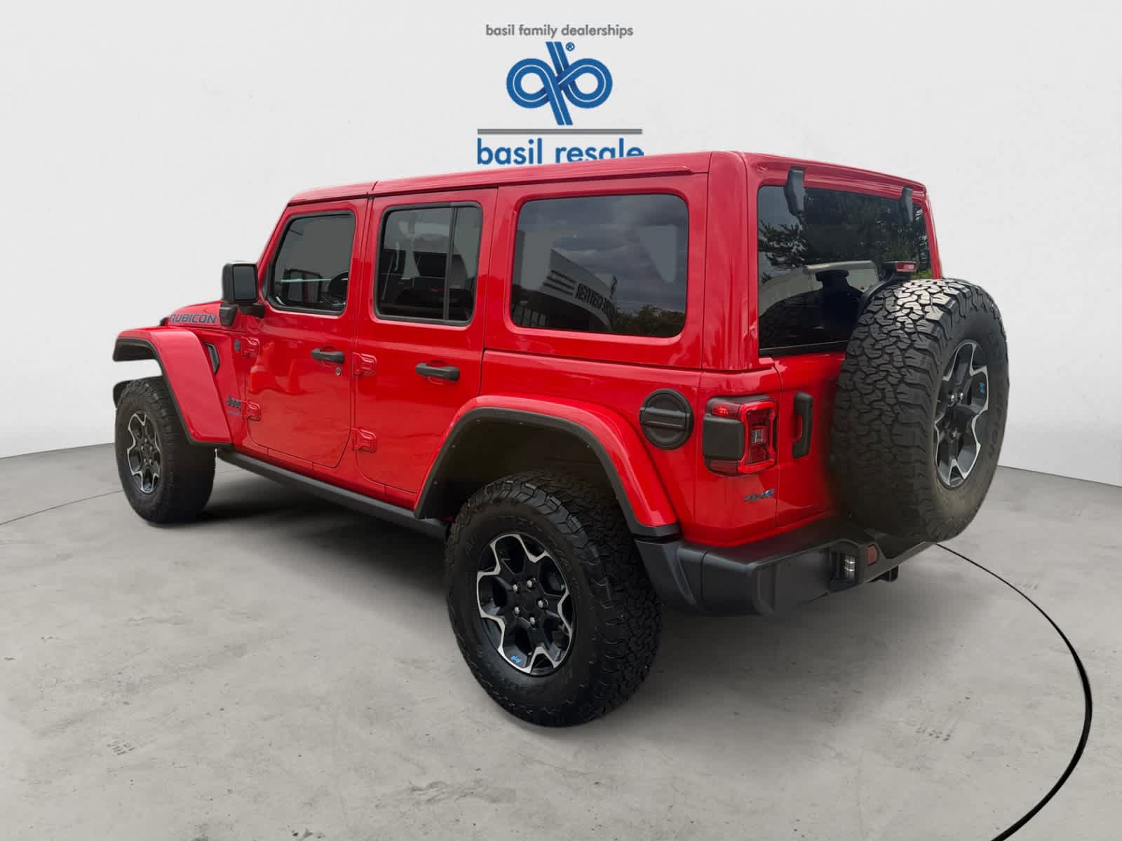 Used 2023 Jeep Wrangler Unlimited Rubicon 4xe w/ Cold Weather Group AWD/4WD image 4