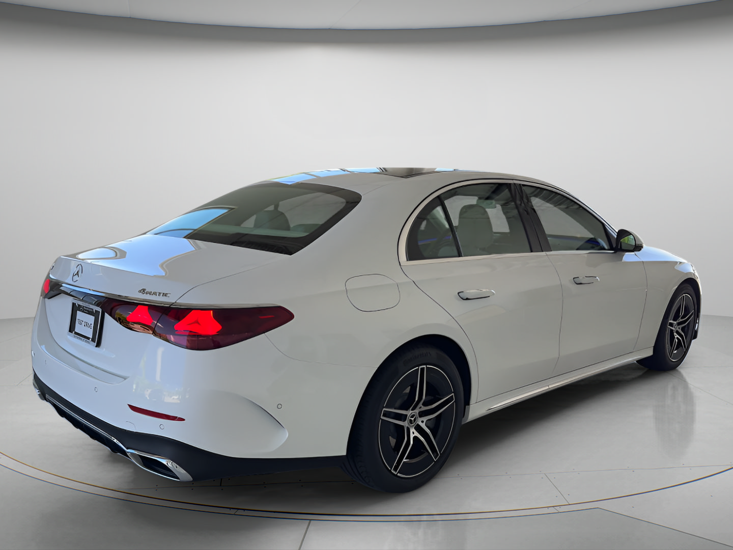 New 2026 Mercedes-Benz E 450 4MATIC Sedan image 5