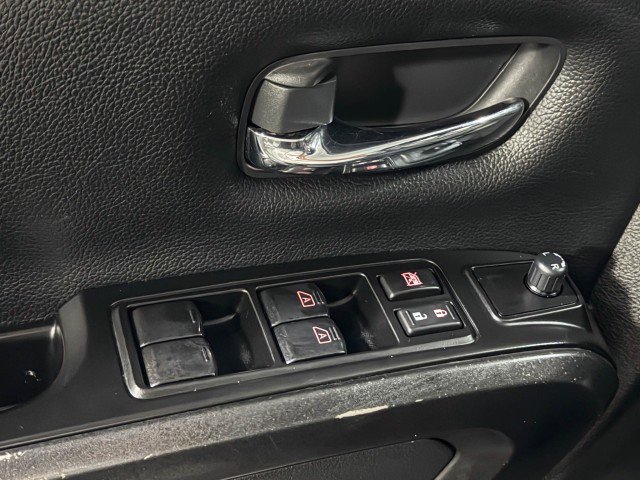 Used 2023 Nissan Titan SV w/ SV Convenience Package image 28