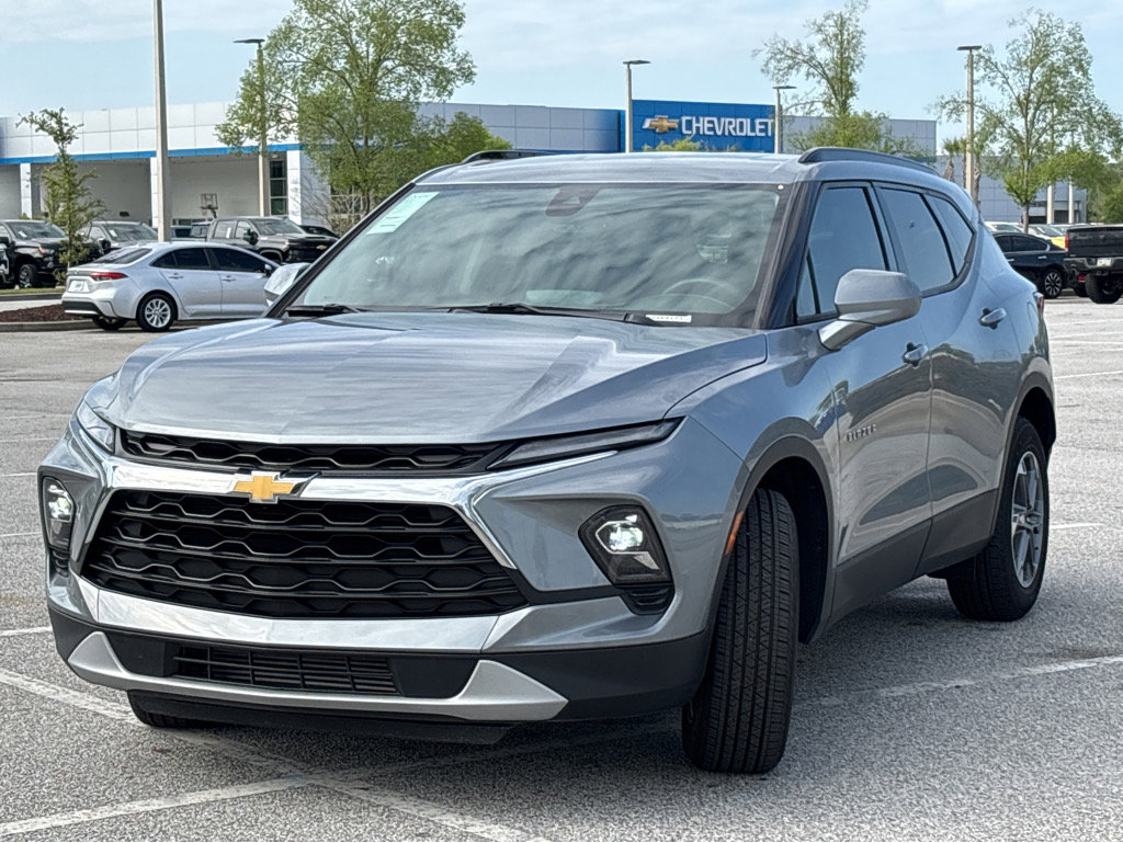 New 2025 Chevrolet Blazer LT w/ Convenience Package FWD image 4