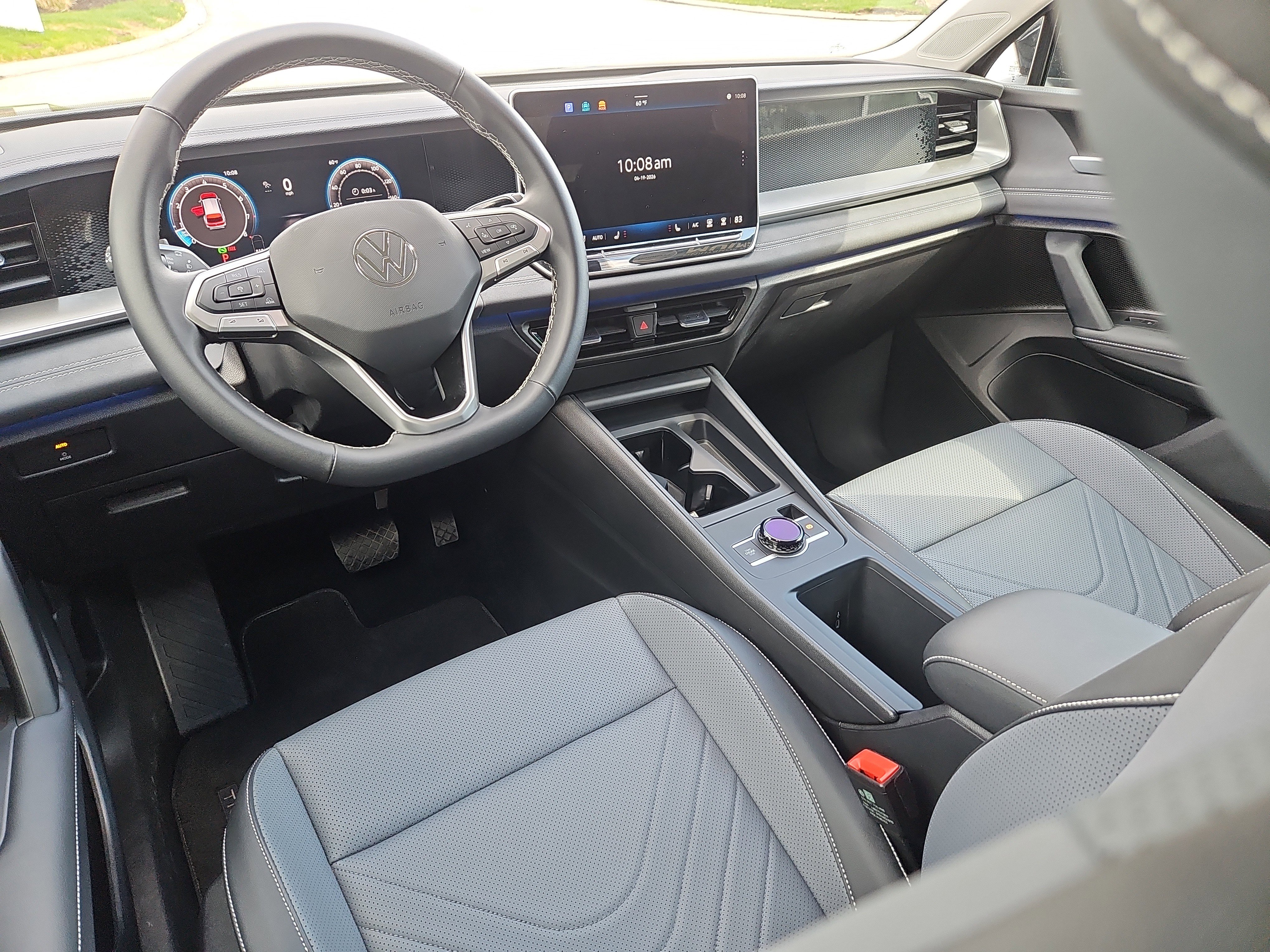 Used 2025 Volkswagen Tiguan SE image 3