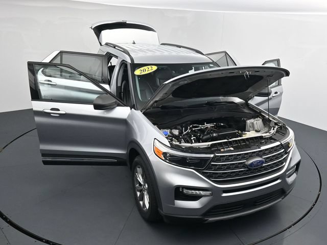 Certified 2022 Ford Explorer XLT w/ Equipment Group 202A AWD/4WD image 40
