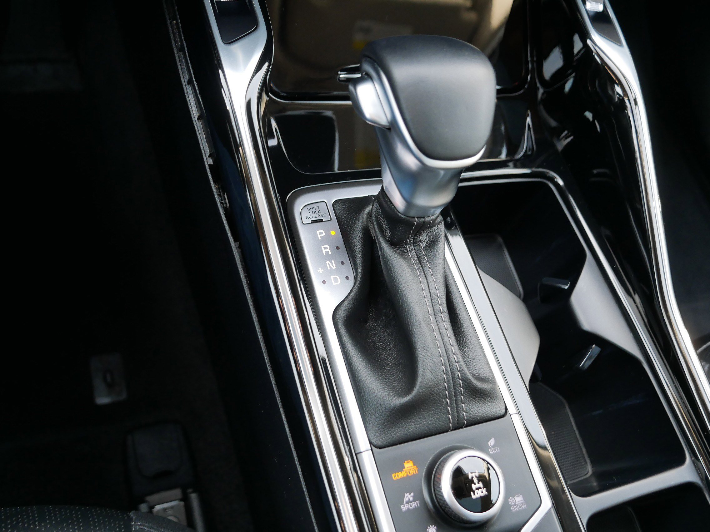 Certified 2022 Kia Sorento SX image 24