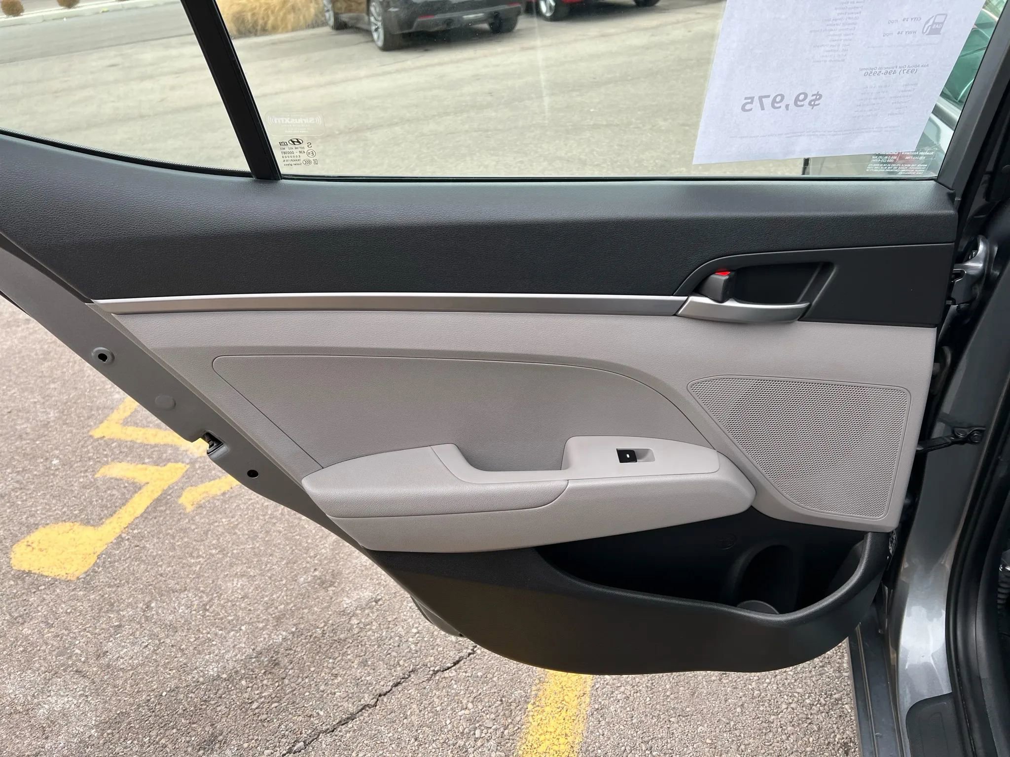 Used 2017 Hyundai Elantra SE image 28