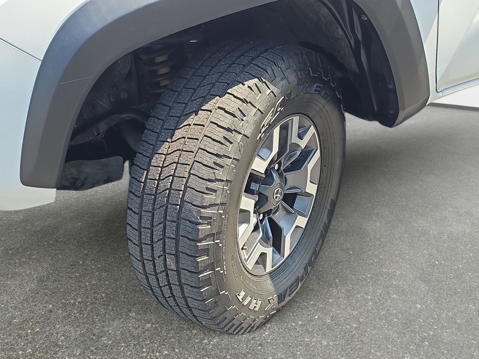 Used 2023 Toyota Tacoma TRD Off-Road w/ Black Out Package (TMS) AWD/4WD image 31