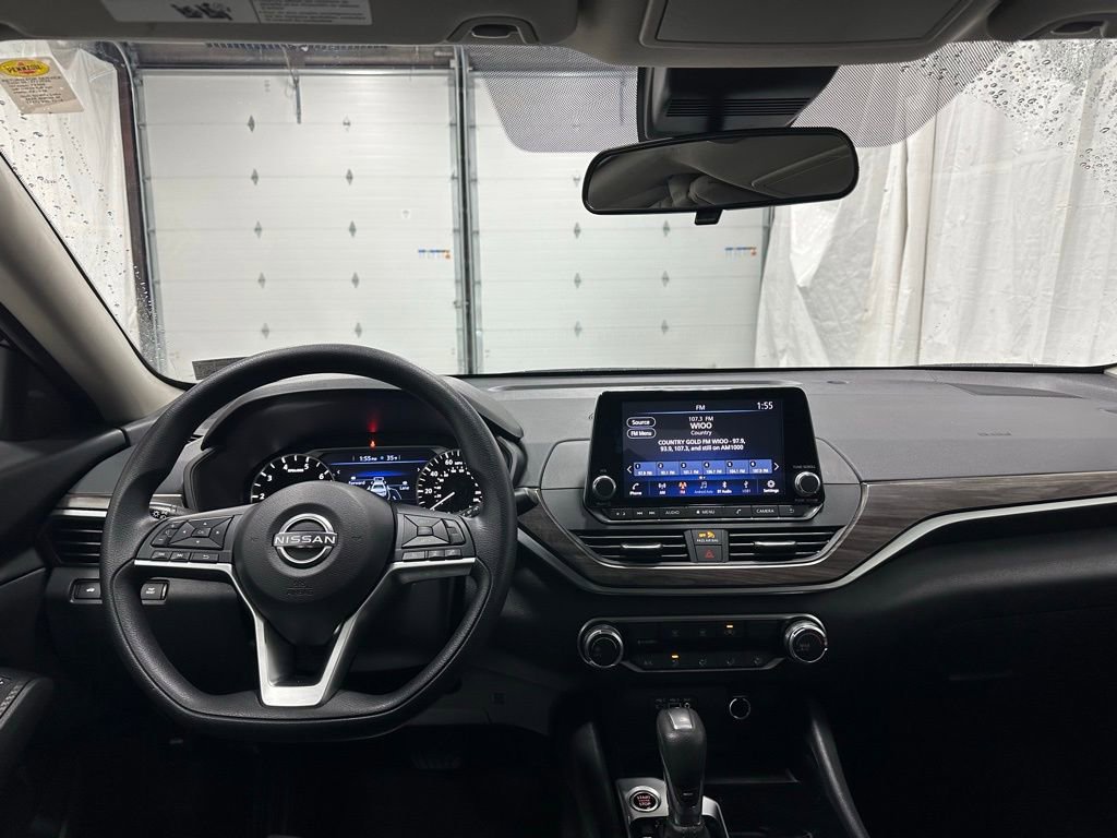 Used 2024 Nissan Altima 2.5 SV image 16
