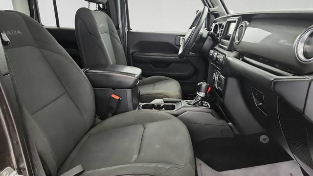 Used 2018 Jeep Wrangler Unlimited Sahara AWD/4WD image 22