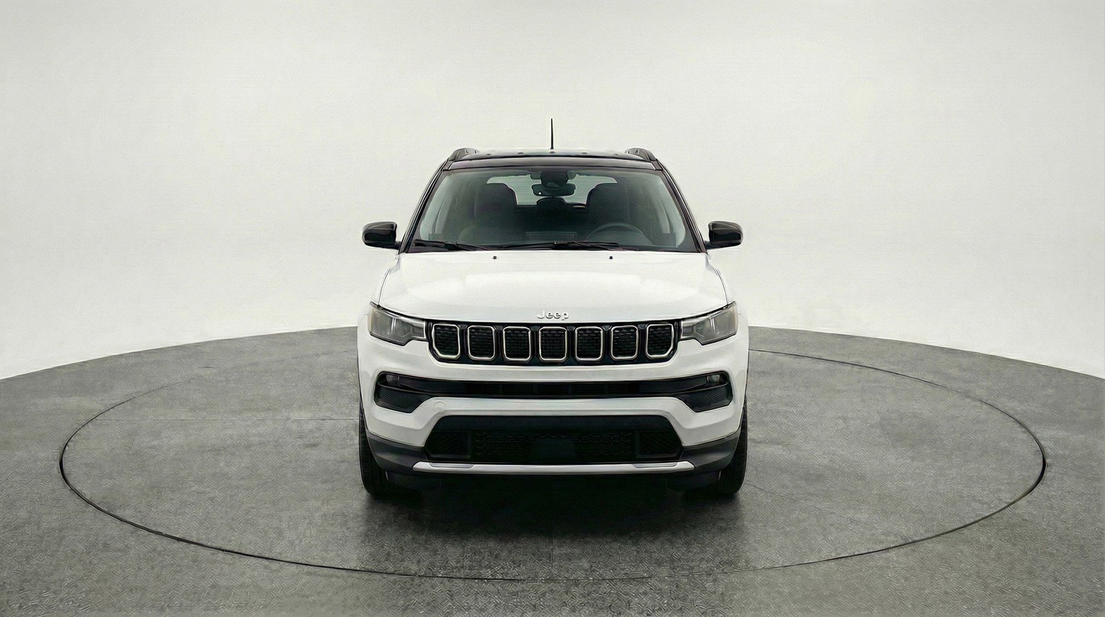 Used 2025 Jeep Compass Limited AWD/4WD image 2