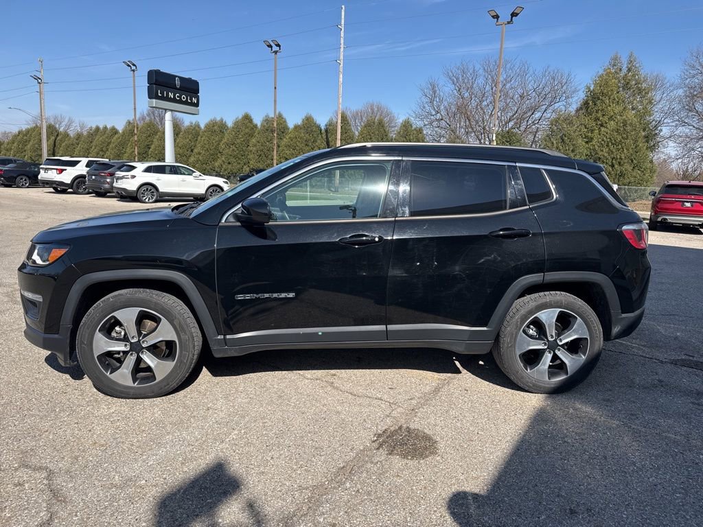 Used 2018 Jeep Compass Latitude w/ Popular Equipment Group image 4