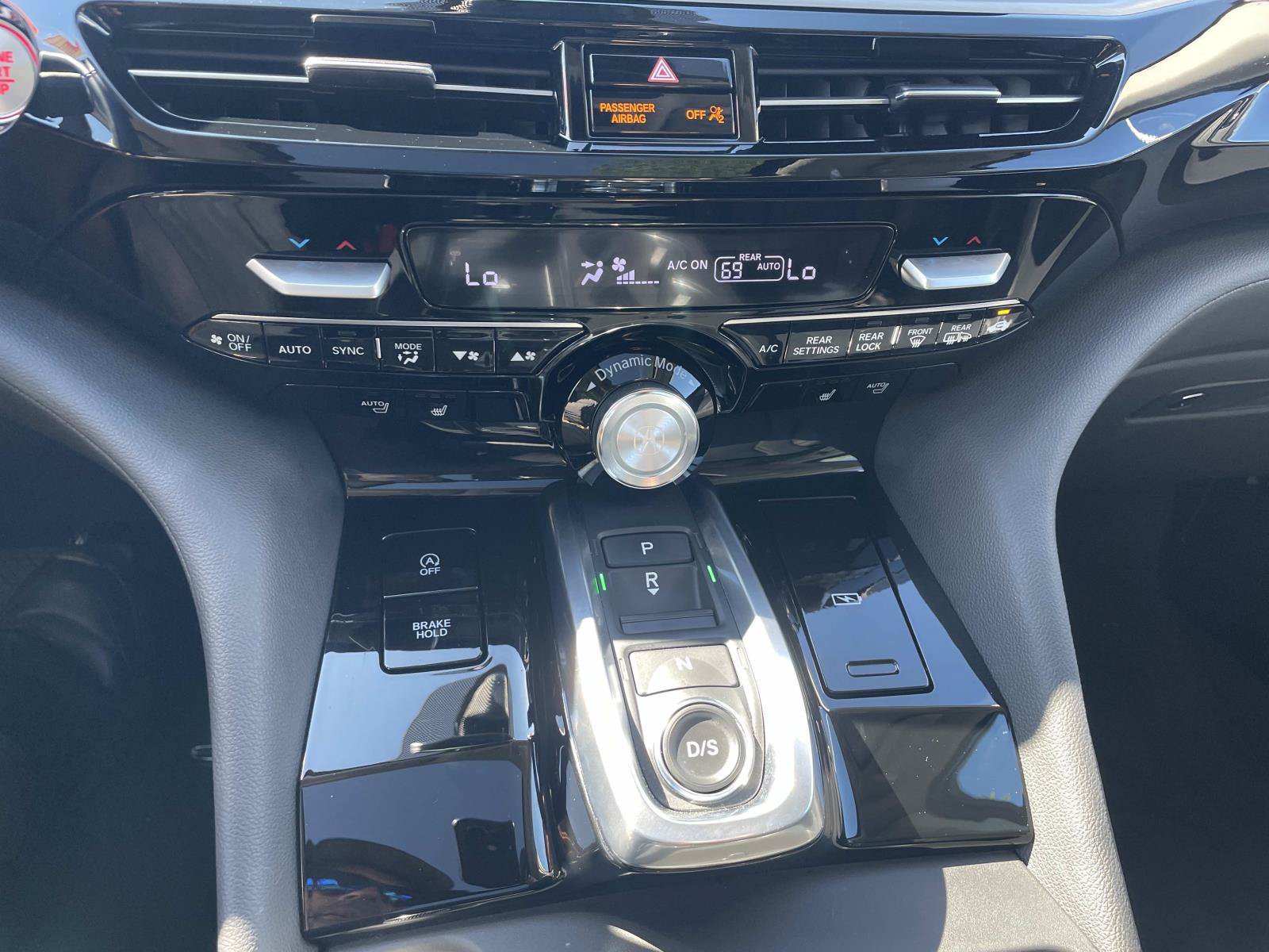 Used 2025 Acura MDX SH-AWD image 25