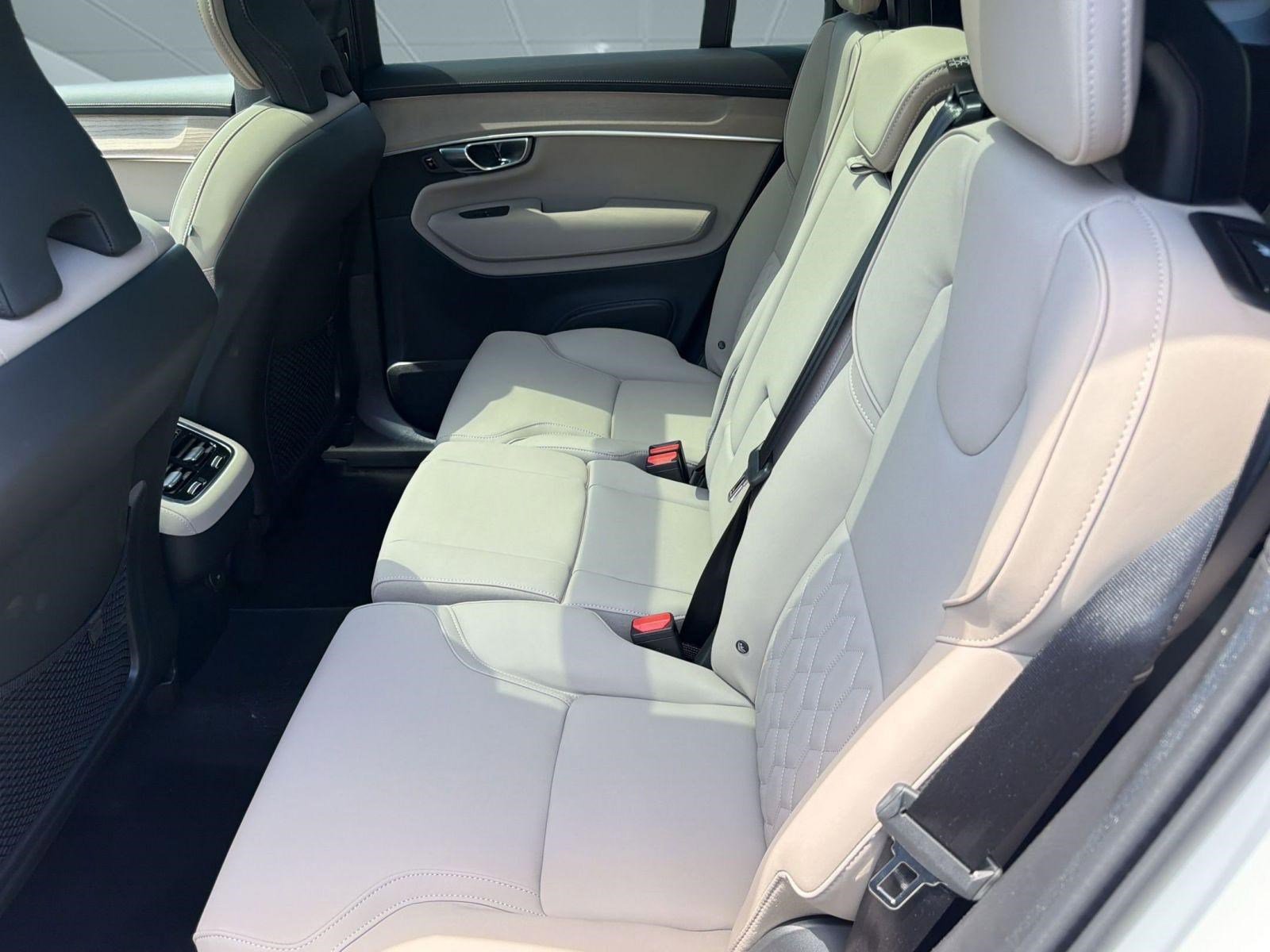 New 2026 Volvo XC90 B6 Plus w/ Protection Package image 14