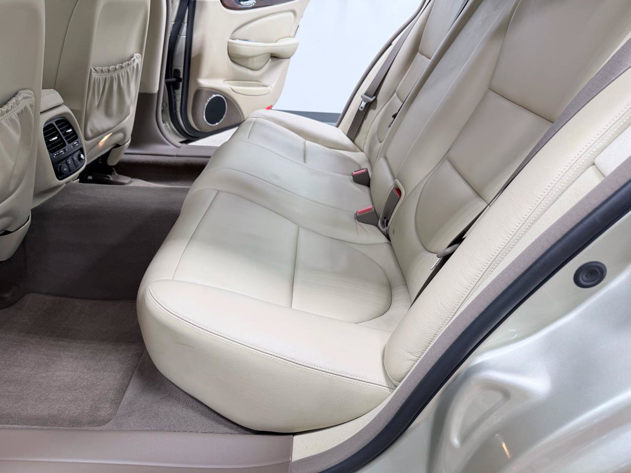 Used 2006 Jaguar XJ8 RWD image 32