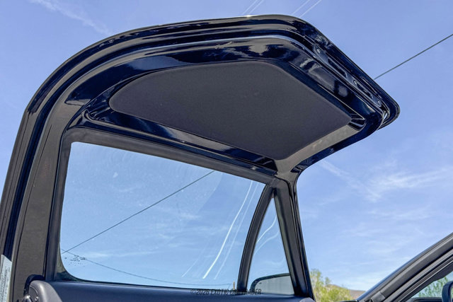 Used 2005 Ford GT RWD image 45