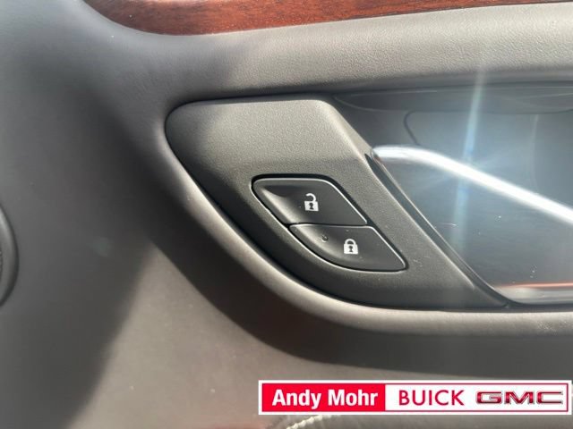Used 2023 GMC Yukon Denali Ultimate AWD/4WD image 39
