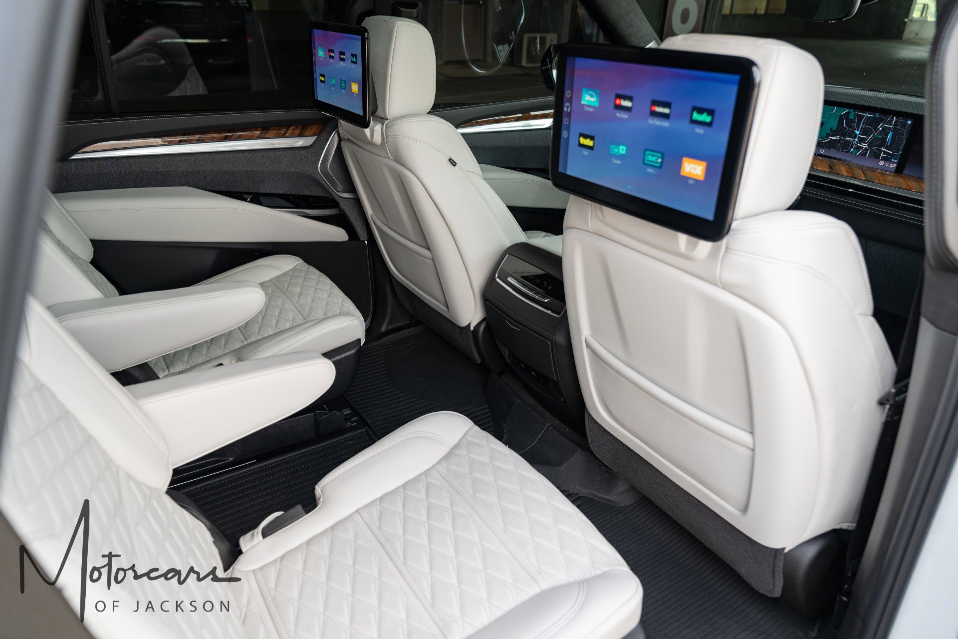 Used 2026 Cadillac Escalade Platinum Sport w/ LPO, ONYX Package AWD/4WD image 18
