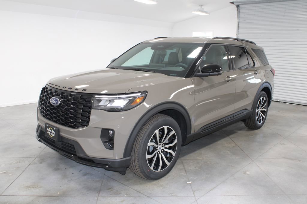 New 2026 Ford Explorer ST-Line image 3