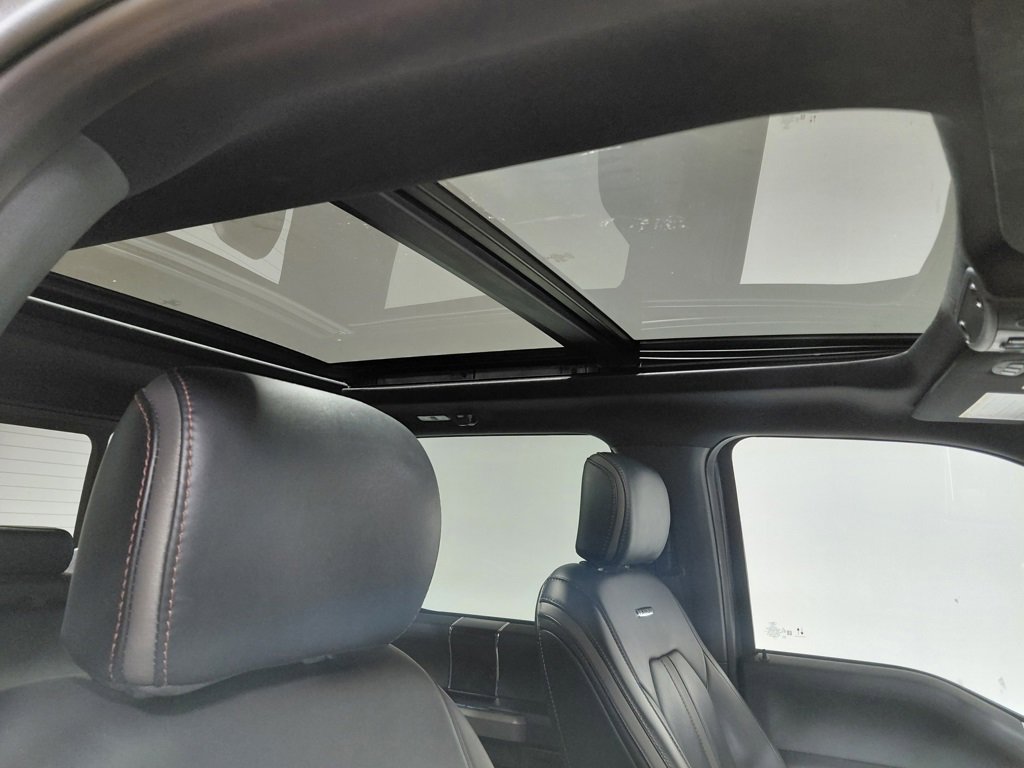 Used 2021 Ford F350 Platinum w/ Tremor Off-Road Package image 4