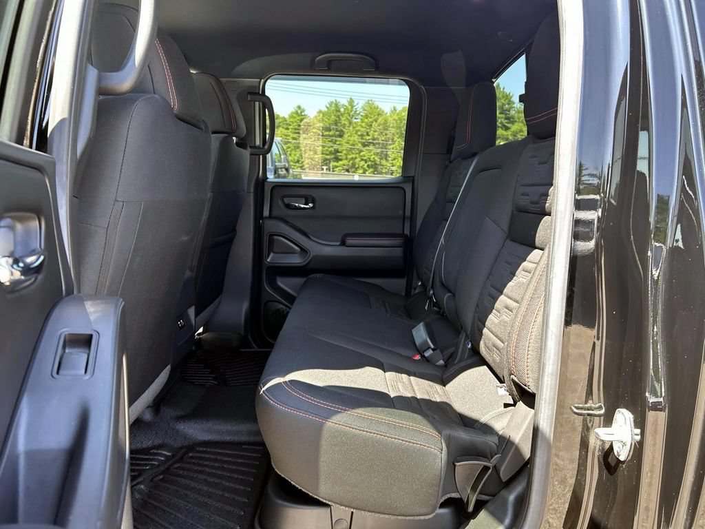 Used 2025 Nissan Frontier PRO-4X AWD/4WD image 14