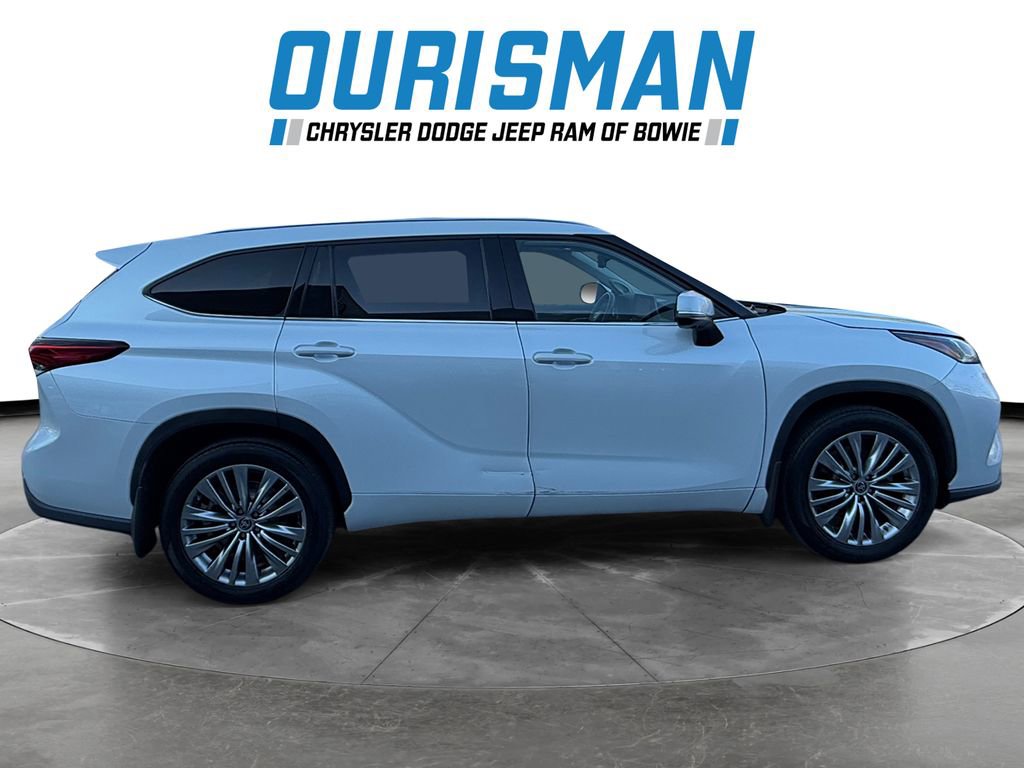 Used 2023 Toyota Highlander Platinum image 7
