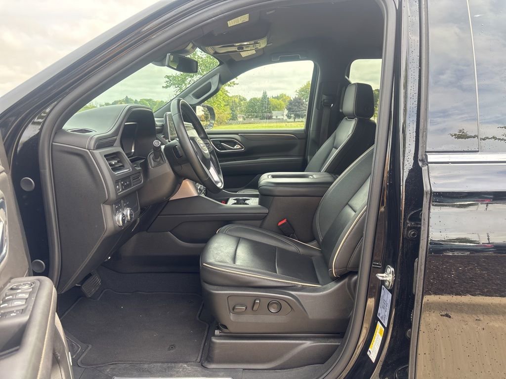 Used 2024 GMC Yukon XL SLT AWD/4WD image 11