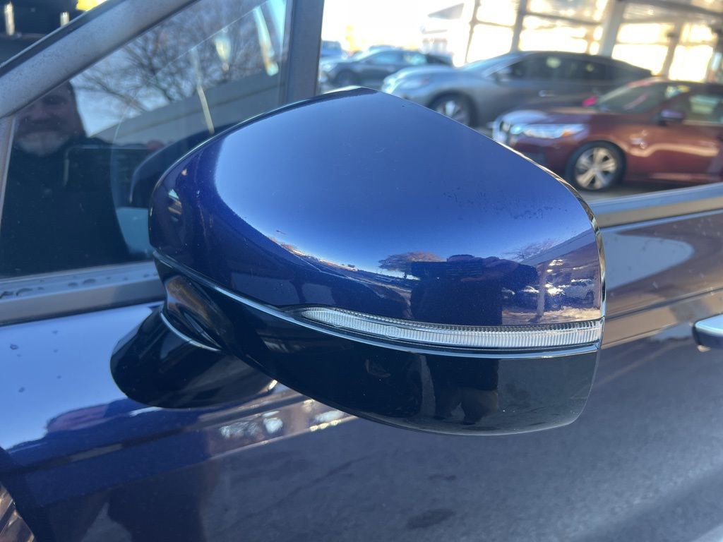 Certified 2025 Kia Carnival EX image 27