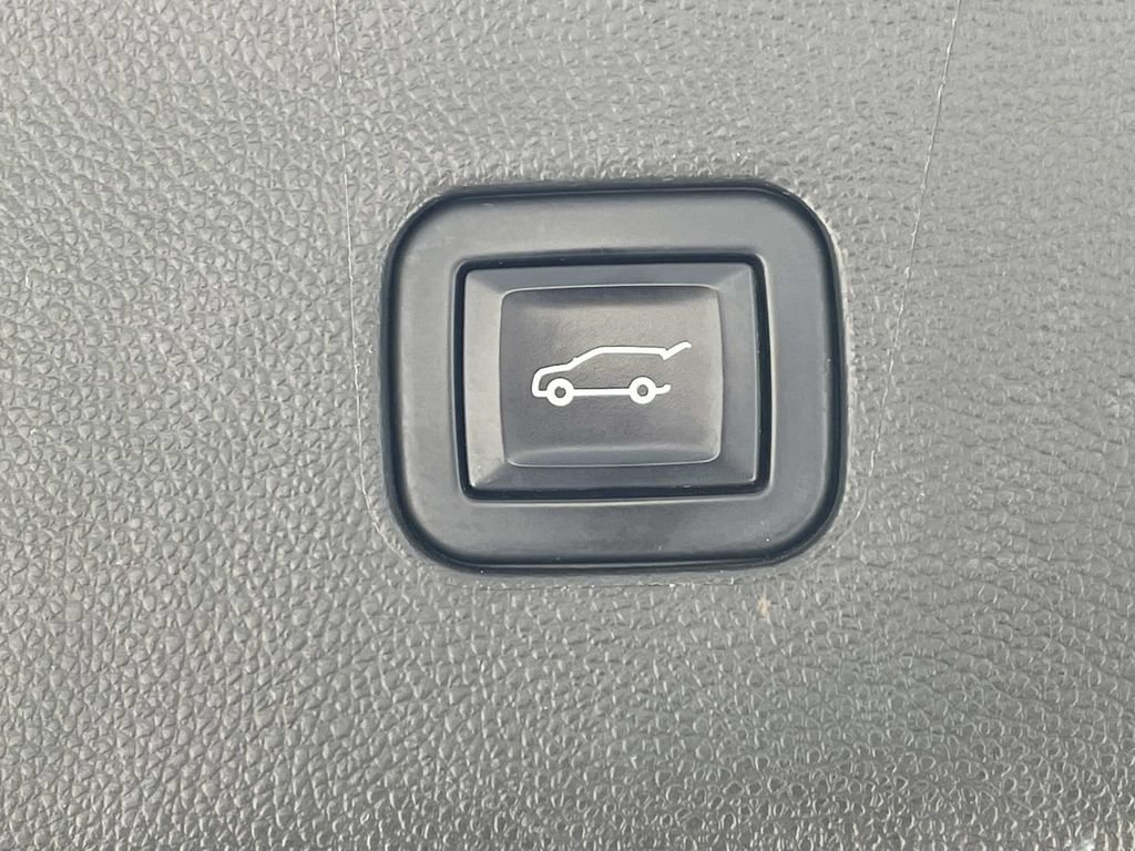 Used 2022 Buick Enclave Premium FWD image 10