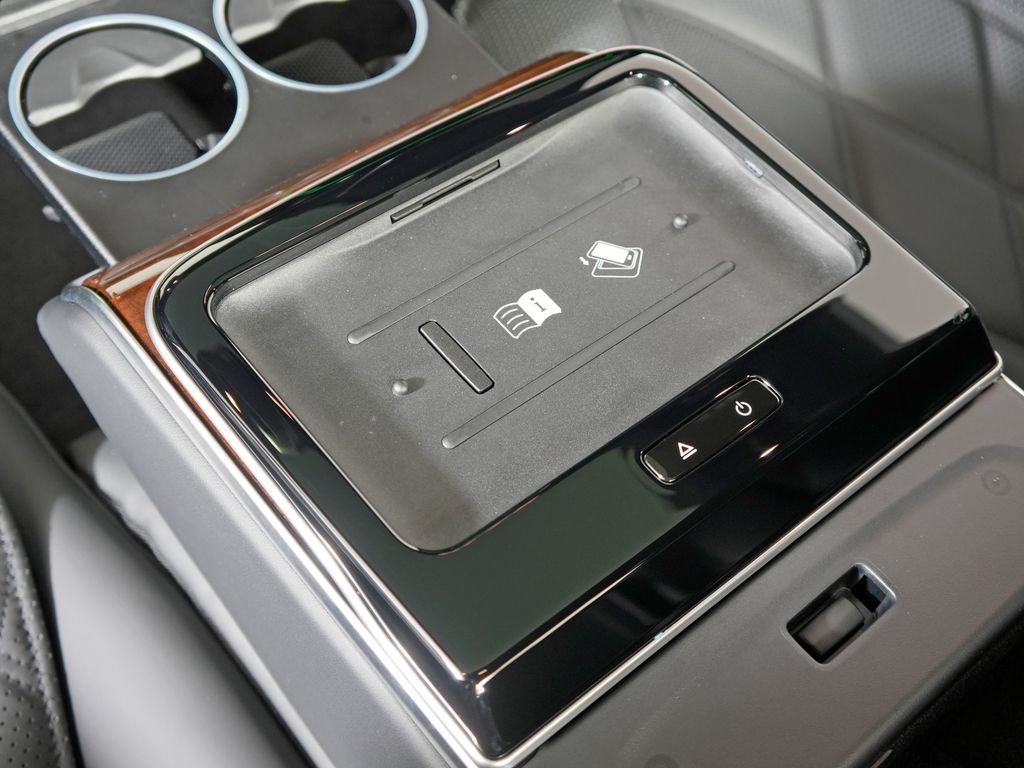 Used 2025 Mercedes-Benz Maybach S 680 4MATIC image 38