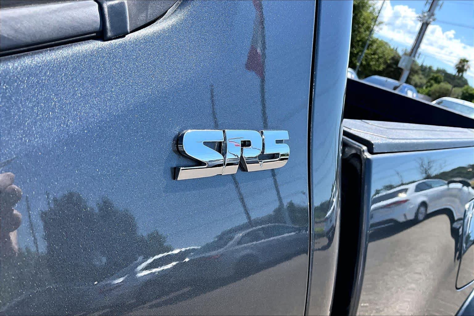 Used 2017 Toyota Tacoma SR5 AWD/4WD image 9