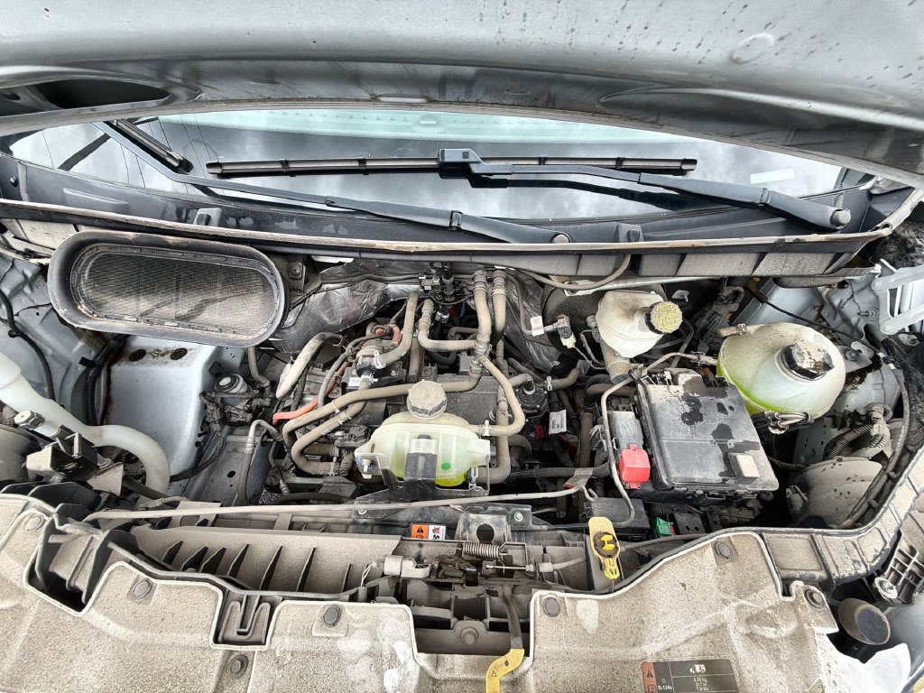 Used 2023 Ford E-Transit Medium Roof RWD image 18
