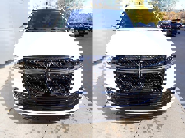 New 2025 Lincoln Navigator Reserve w/ Jet Appearance Package image 9