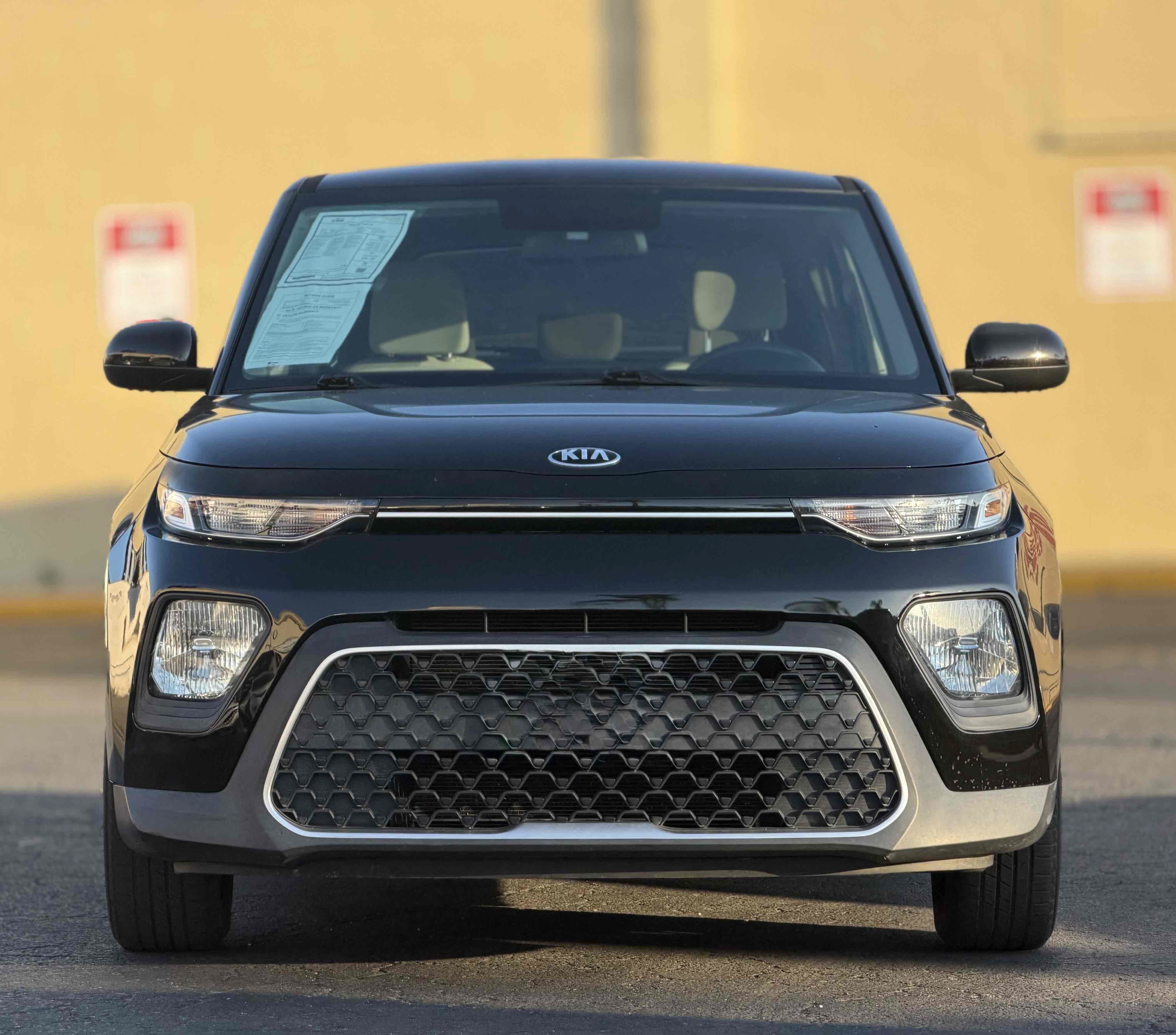Used 2020 Kia Soul LX FWD image 2
