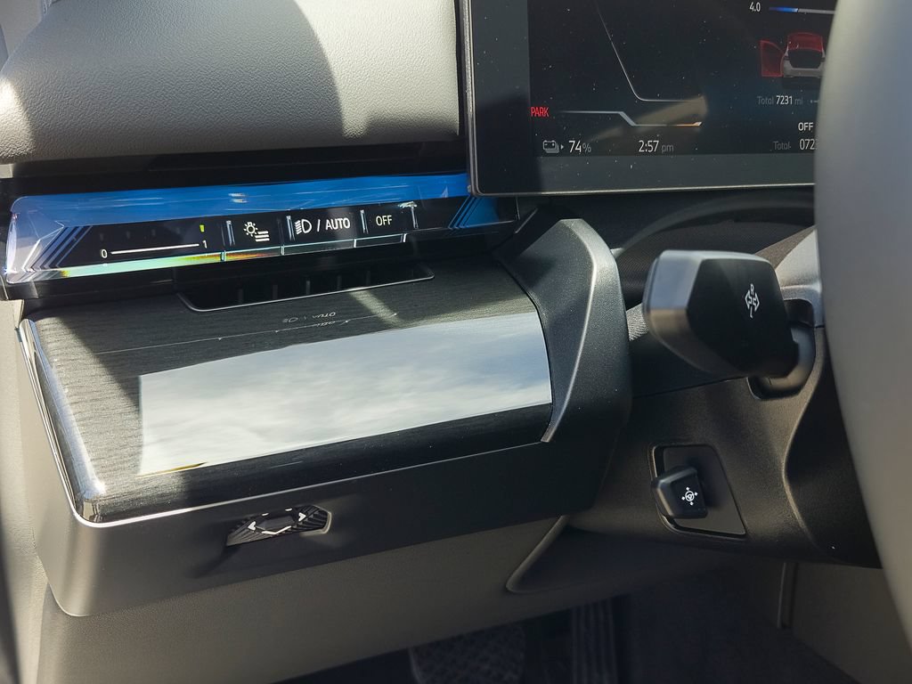Used 2026 BMW i5 eDrive40 w/ Premium Package RWD image 16