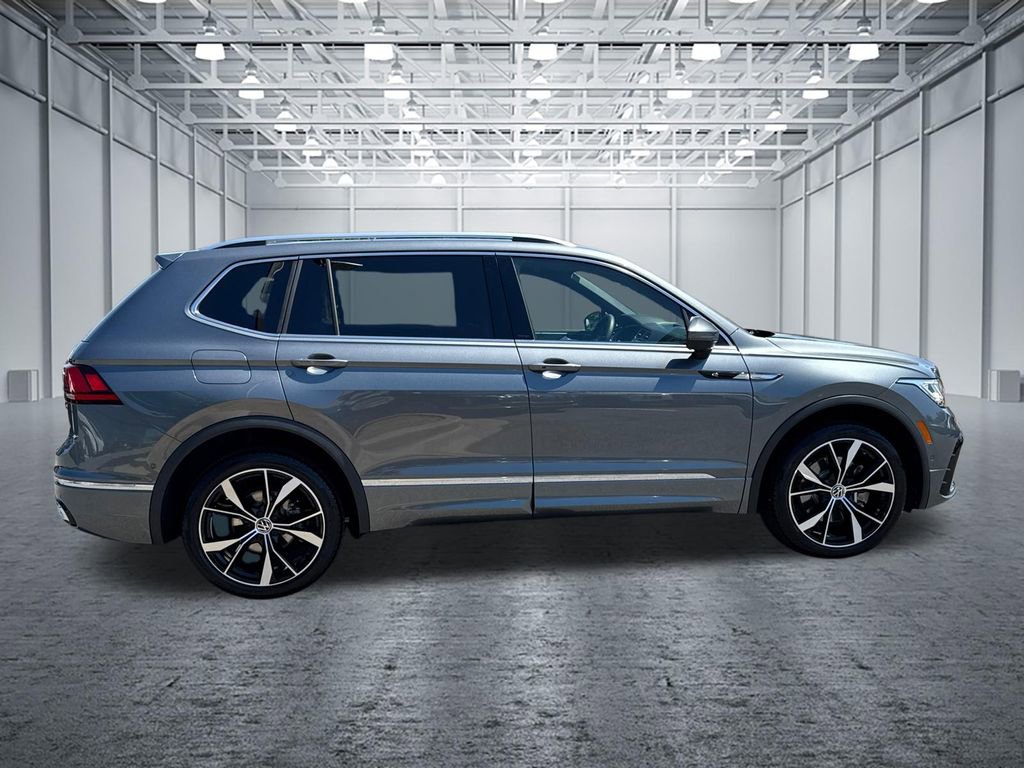 Used 2024 Volkswagen Tiguan SEL R-Line image 8