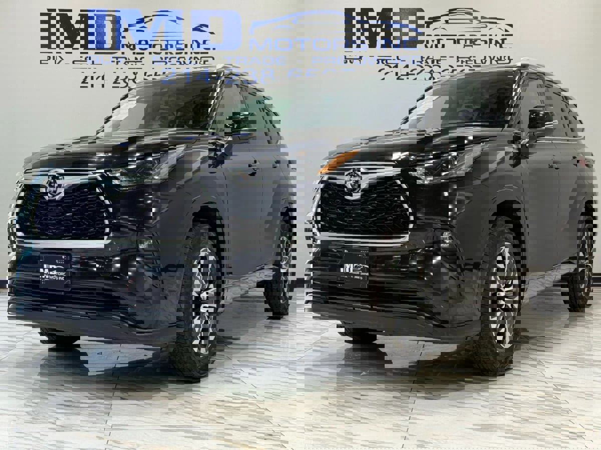 Used 2023 Toyota Highlander XLE image 2