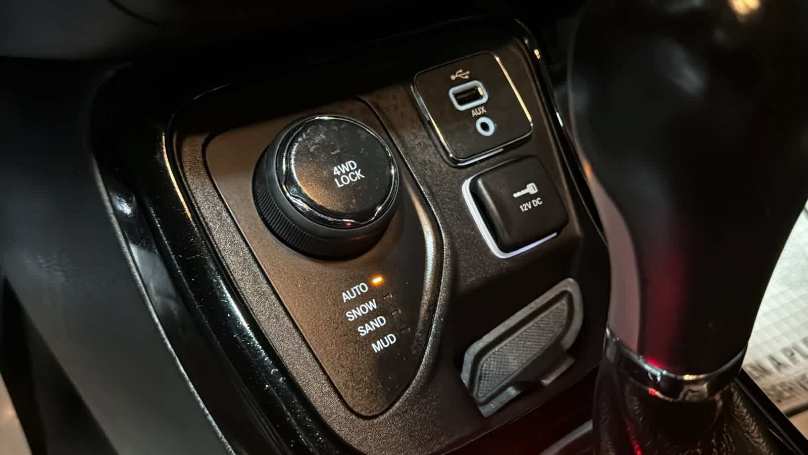 Used 2018 Jeep Compass Limited w/ Navigation Group AWD/4WD image 21