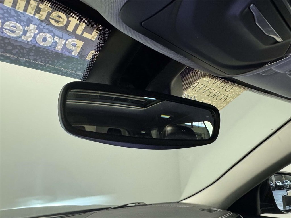 Used 2022 Jeep Grand Cherokee L Limited w/ Black Appearance Package image 25