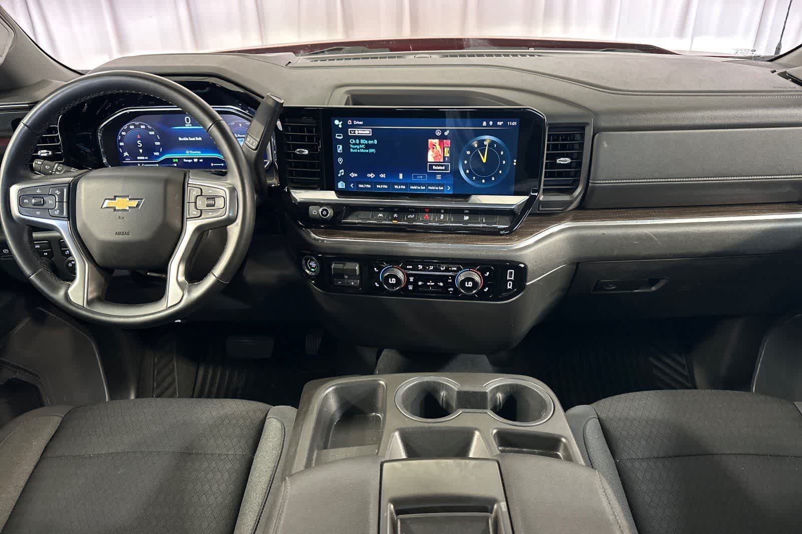 Used 2023 Chevrolet Silverado 1500 LT AWD/4WD image 4