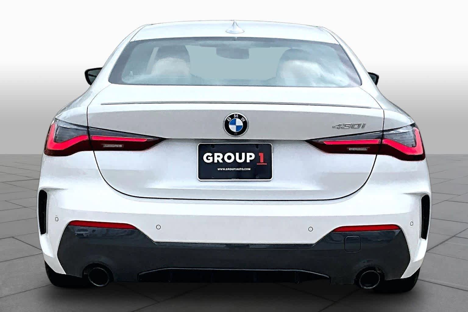 Used 2022 BMW 430i Coupe w/ M Sport Package RWD image 5
