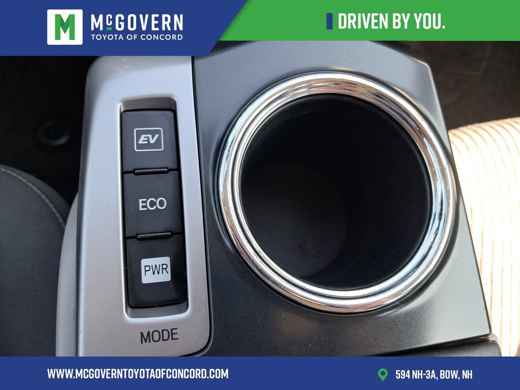 Used 2017 Toyota Prius V Three FWD image 22