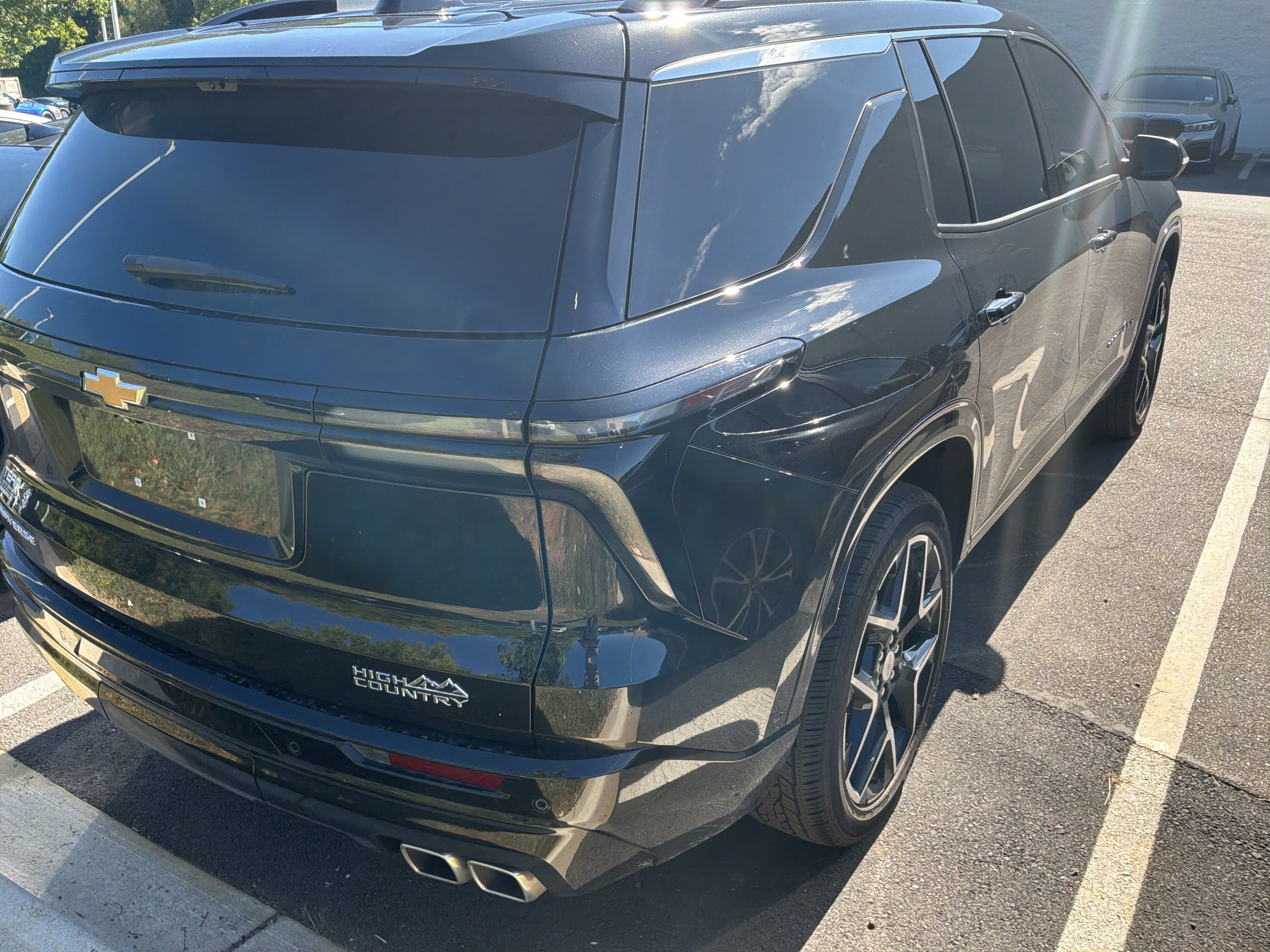 Used 2025 Chevrolet Traverse High Country FWD image 8