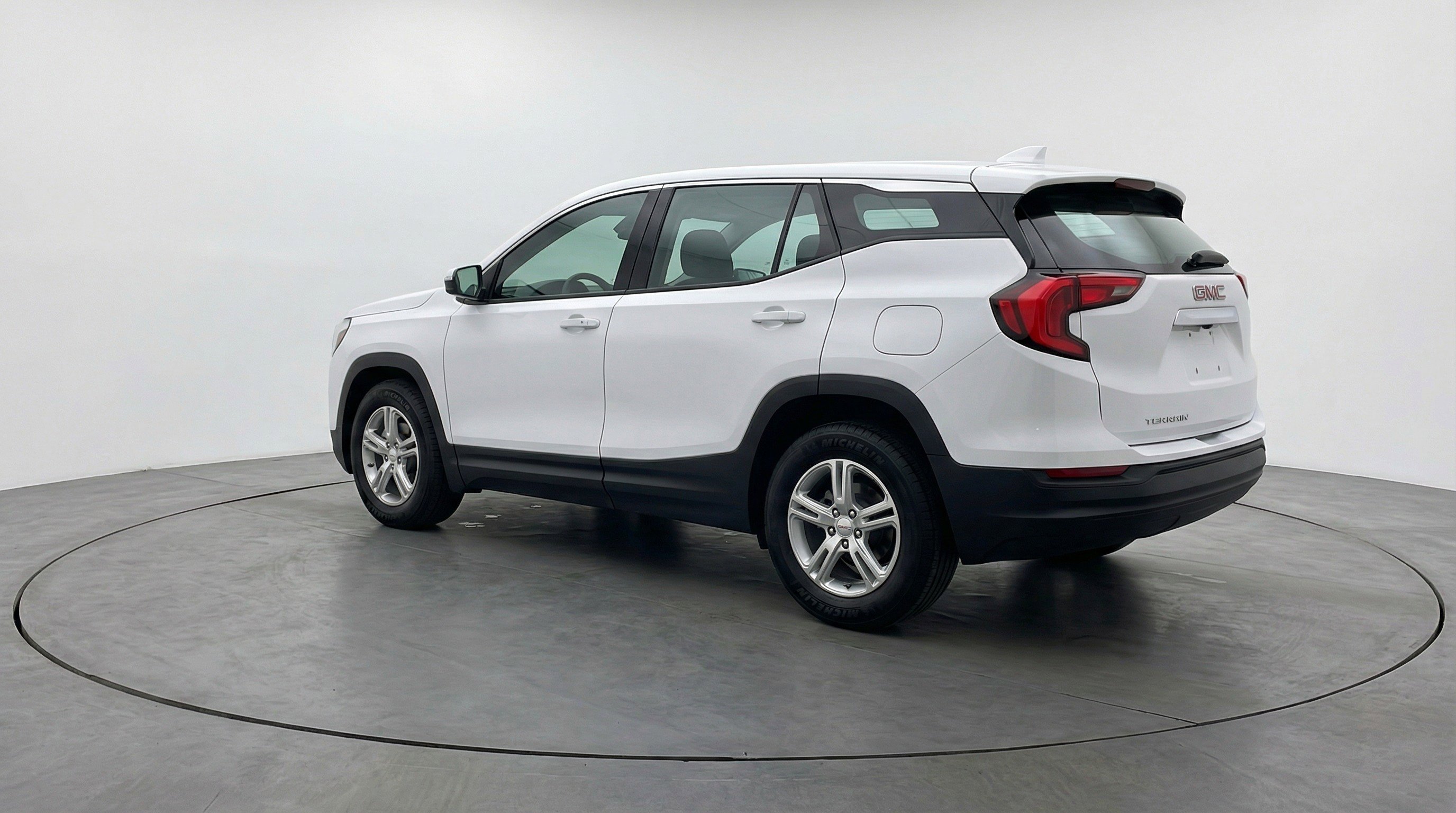 Used 2024 GMC Terrain SLE FWD image 6