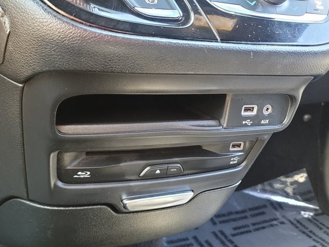 Used 2020 Chrysler Pacifica Touring-L Plus FWD image 30