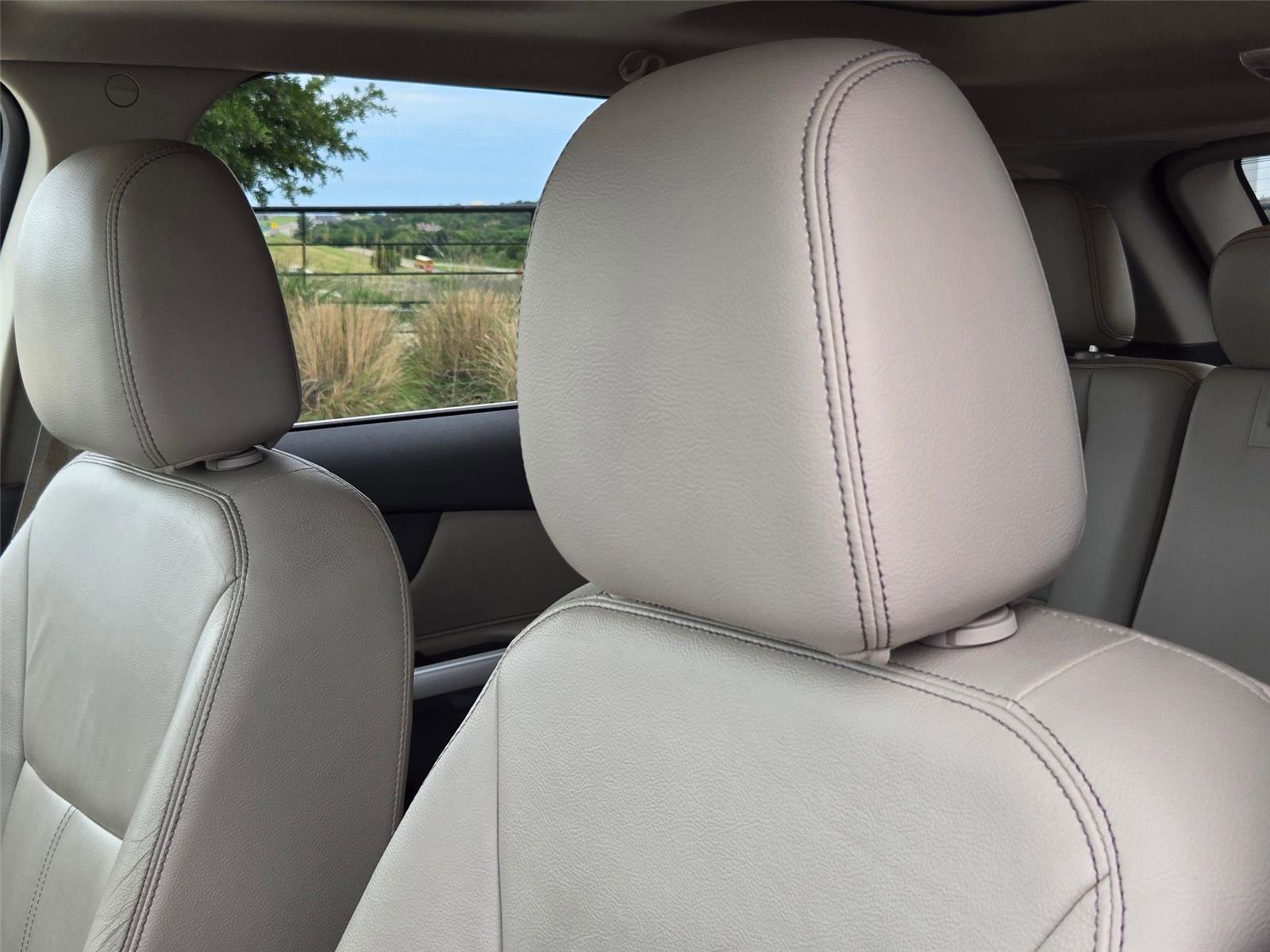 Used 2013 Ford Edge Limited FWD image 12