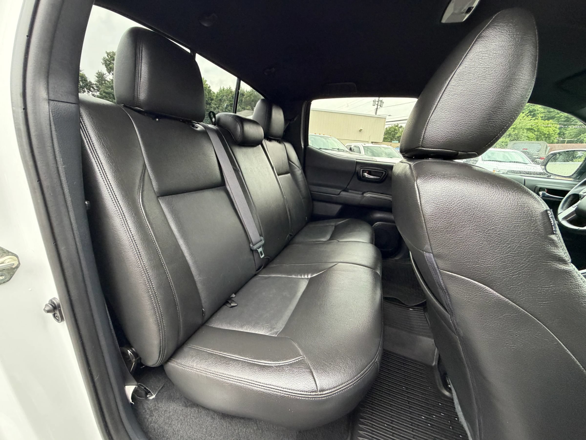 Used 2017 Toyota Tacoma SR AWD/4WD image 32
