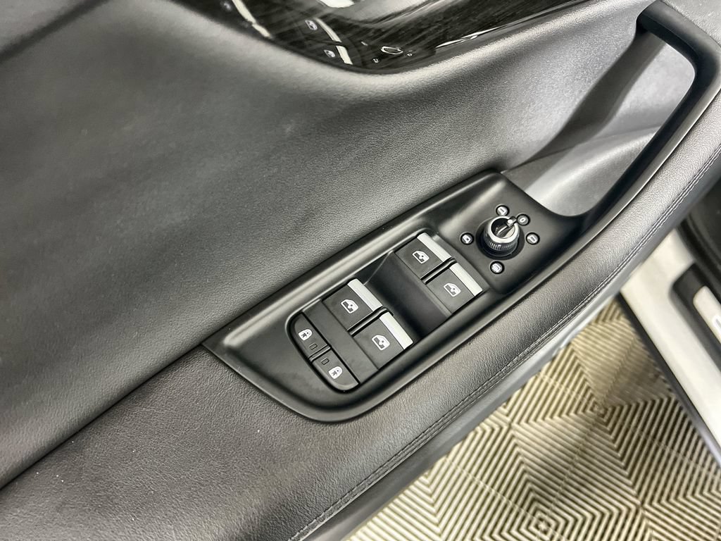 Used 2023 Audi Q7 3.0T Premium Plus AWD/4WD image 24